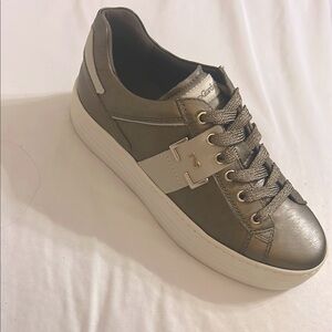 New NeroGiardini woman sneaker in bronze leather with NG , new condition